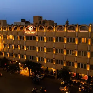 *** Hotel New Broadway India